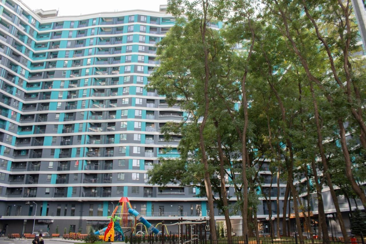 Oasis Premium Class 1Bd Apartment With Living Room 키시나우 외부 사진