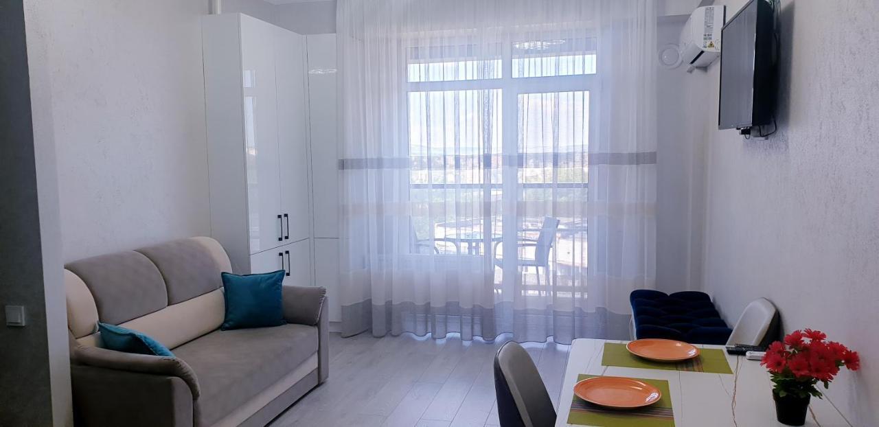 Oasis Premium Class 1Bd Apartment With Living Room 키시나우 외부 사진